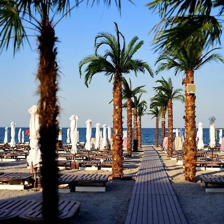 White Tower - Private Studio 106 Mamaia Exterior photo
