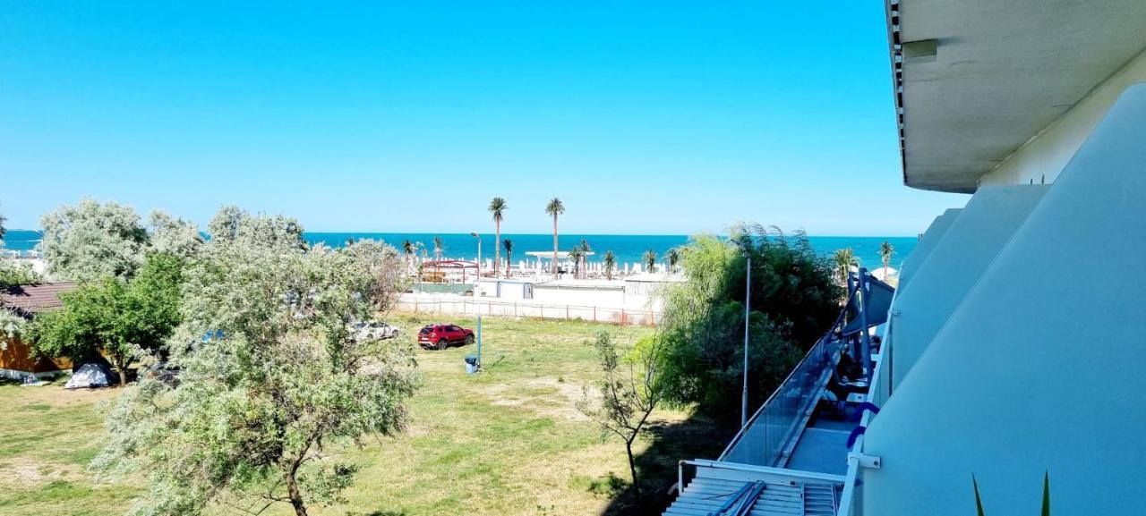 White Tower - Private Studio 106 Mamaia Exterior photo