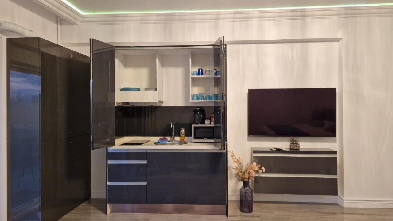 White Tower - Private Studio 106 Mamaia Exterior photo
