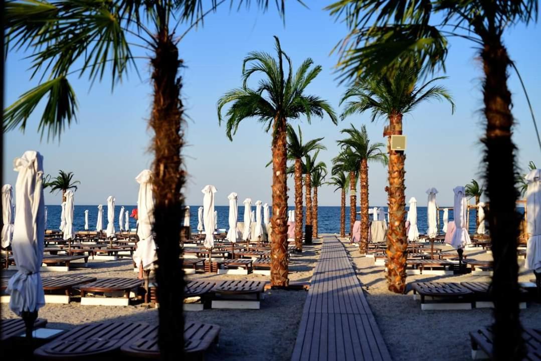 White Tower - Private Studio 106 Mamaia Exterior photo